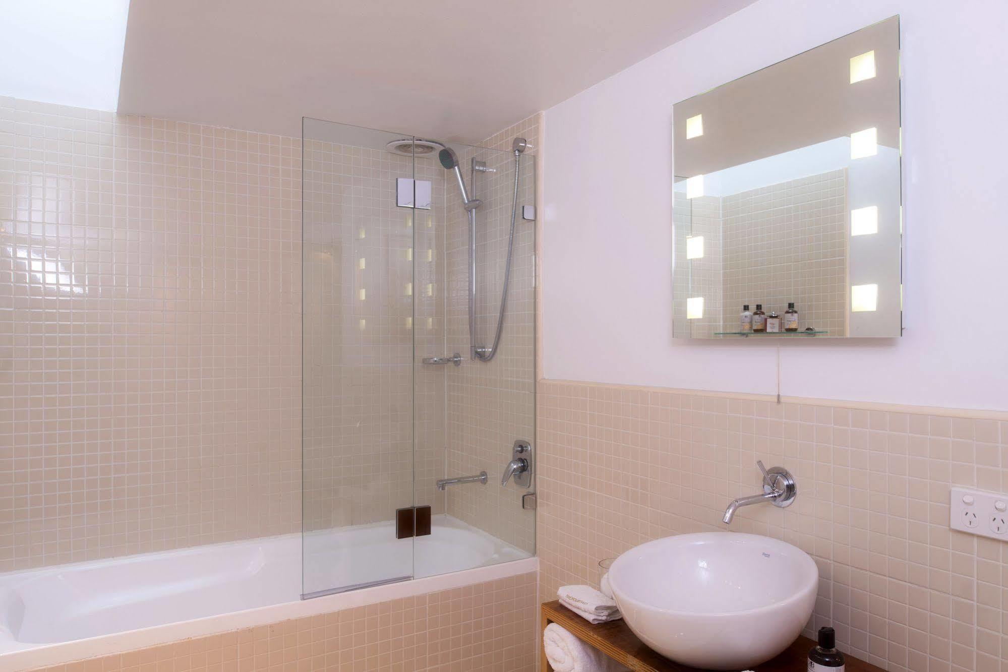 Twofourtwo Boutique Apartments Launceston Luaran gambar