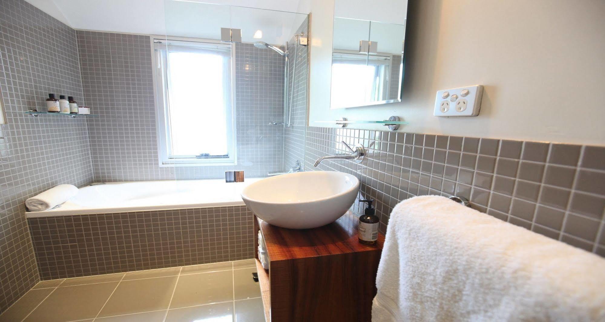 Twofourtwo Boutique Apartments Launceston Luaran gambar