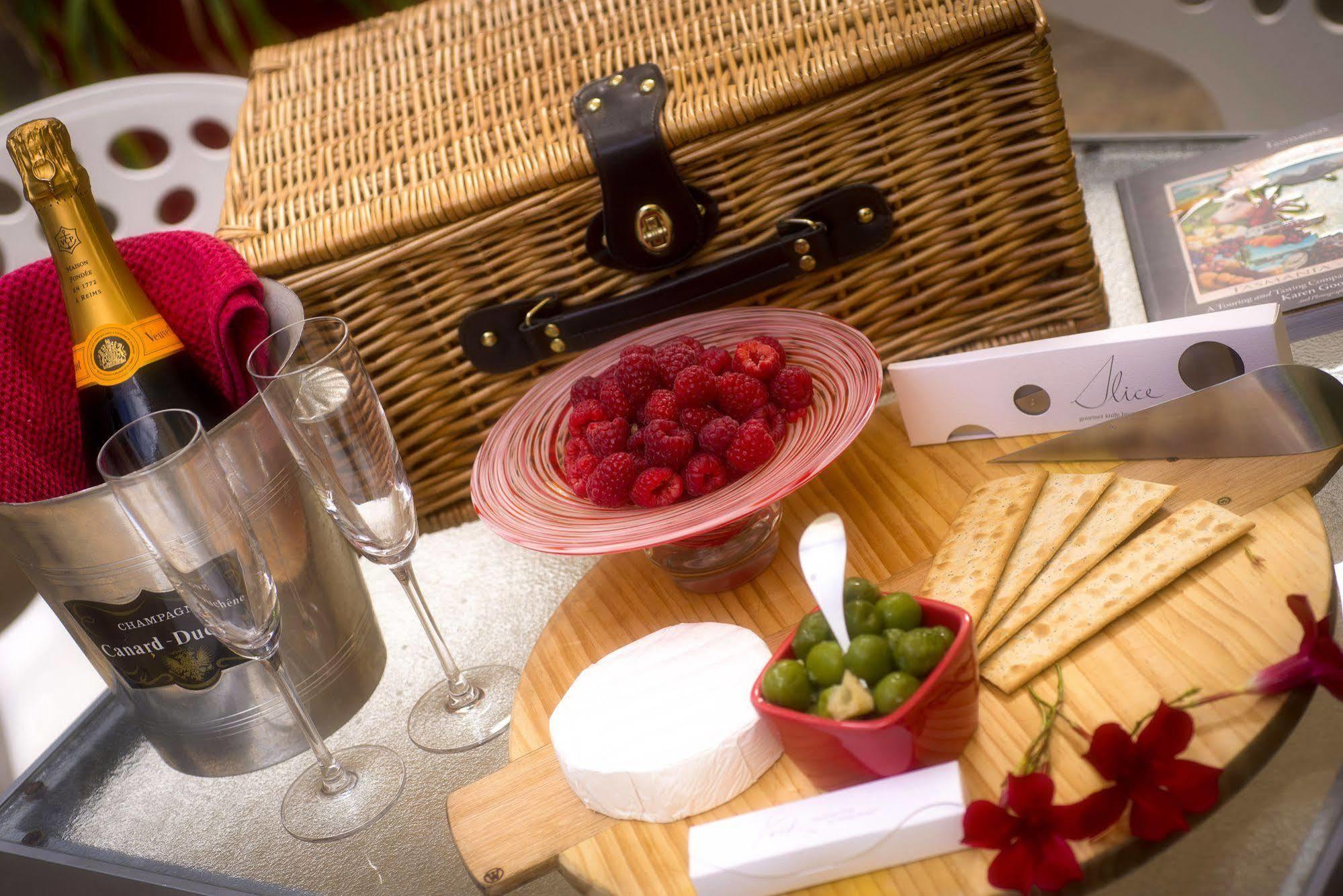 Twofourtwo Boutique Apartments Launceston Luaran gambar